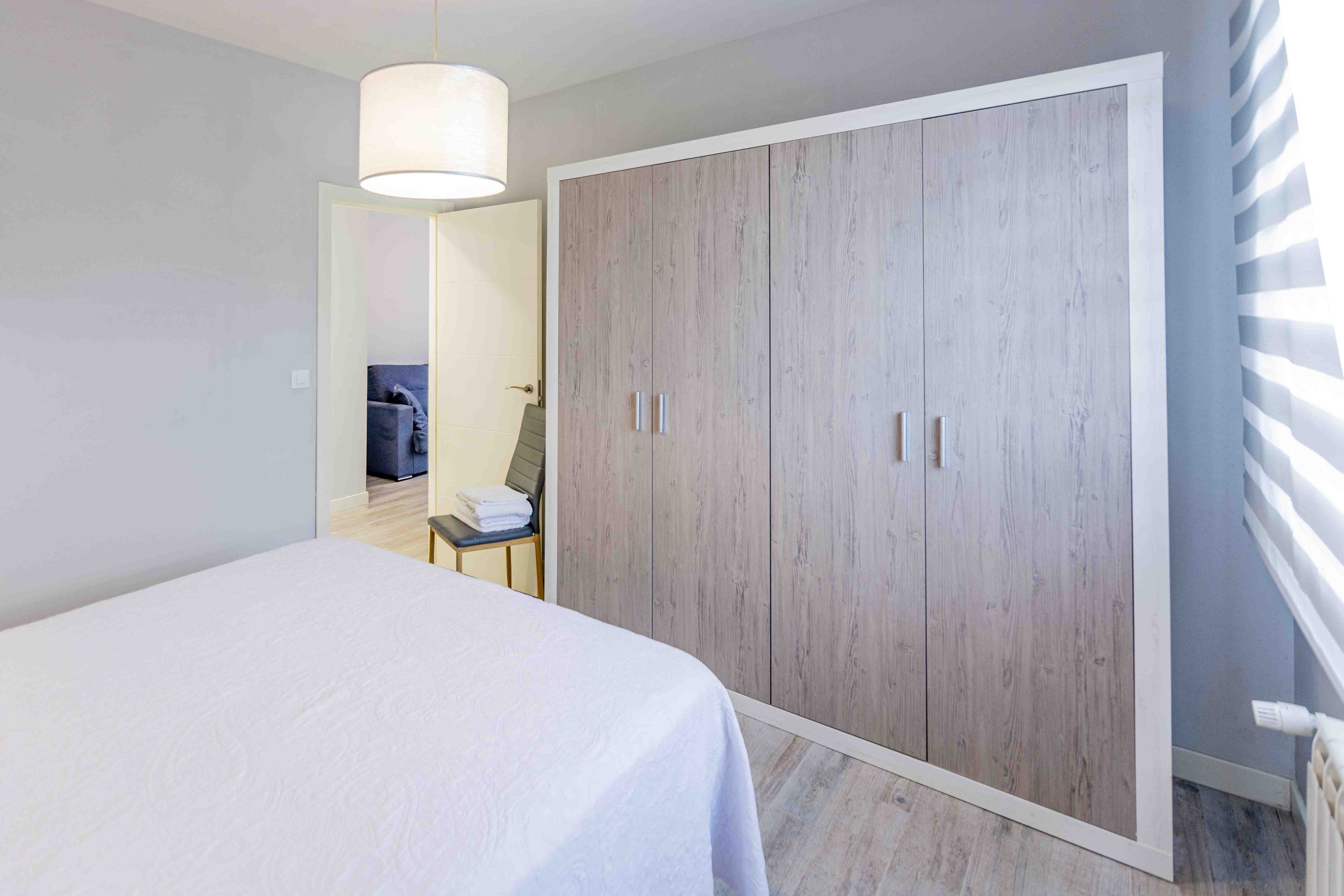 Dormitorio armario Apartamentos Liencres 2